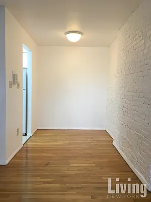 Rented by Living New York | media 44