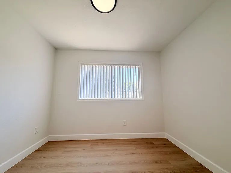4705 Willowbrook Ave — Photo 17