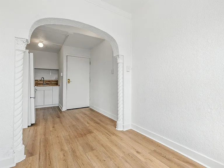 St. Regis Apartments — Photo 50