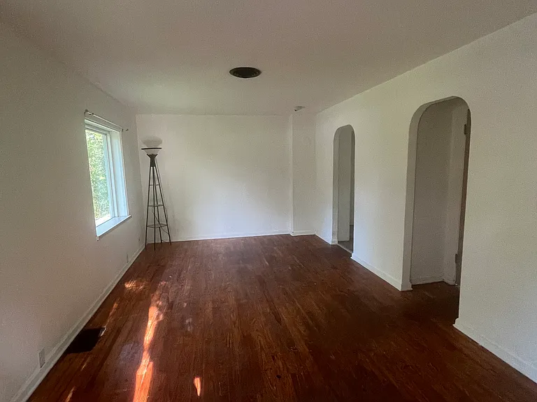 1231 W 3rd St #B — Photo 4
