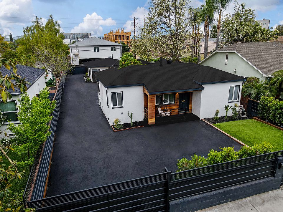 1st image of 11340 Emelita St