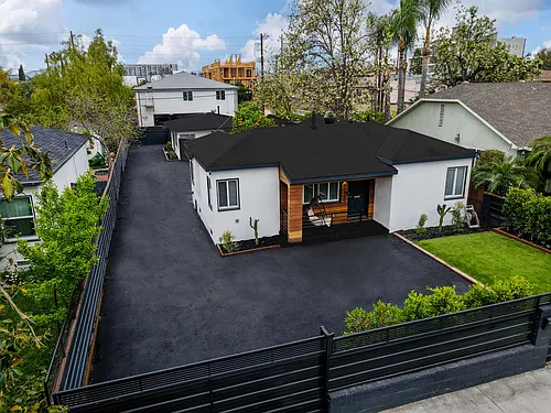 11340 Emelita St Photo 1