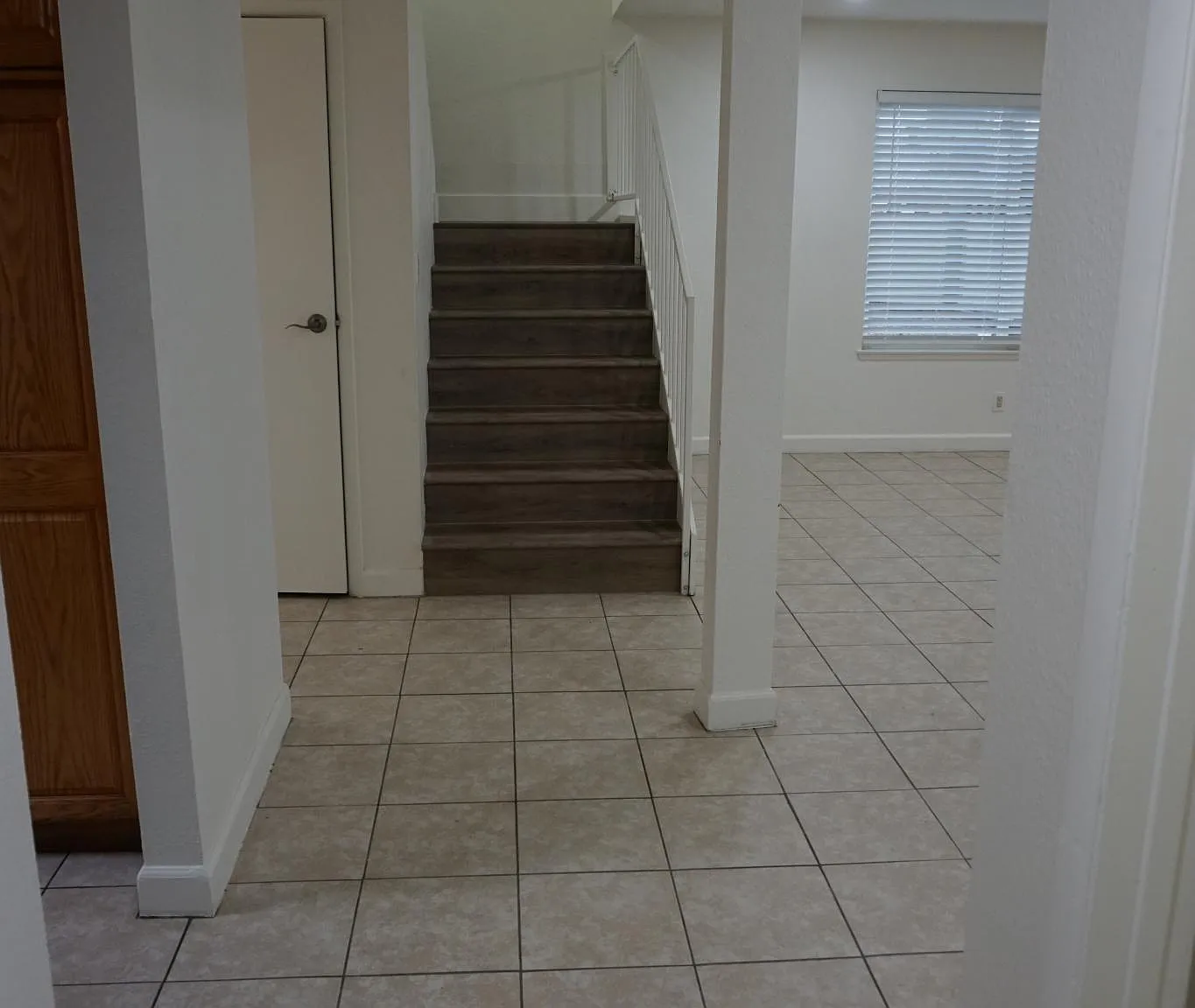 4 bed, 2.5 bath, 1920 sqft, $2,500 — Photo 2