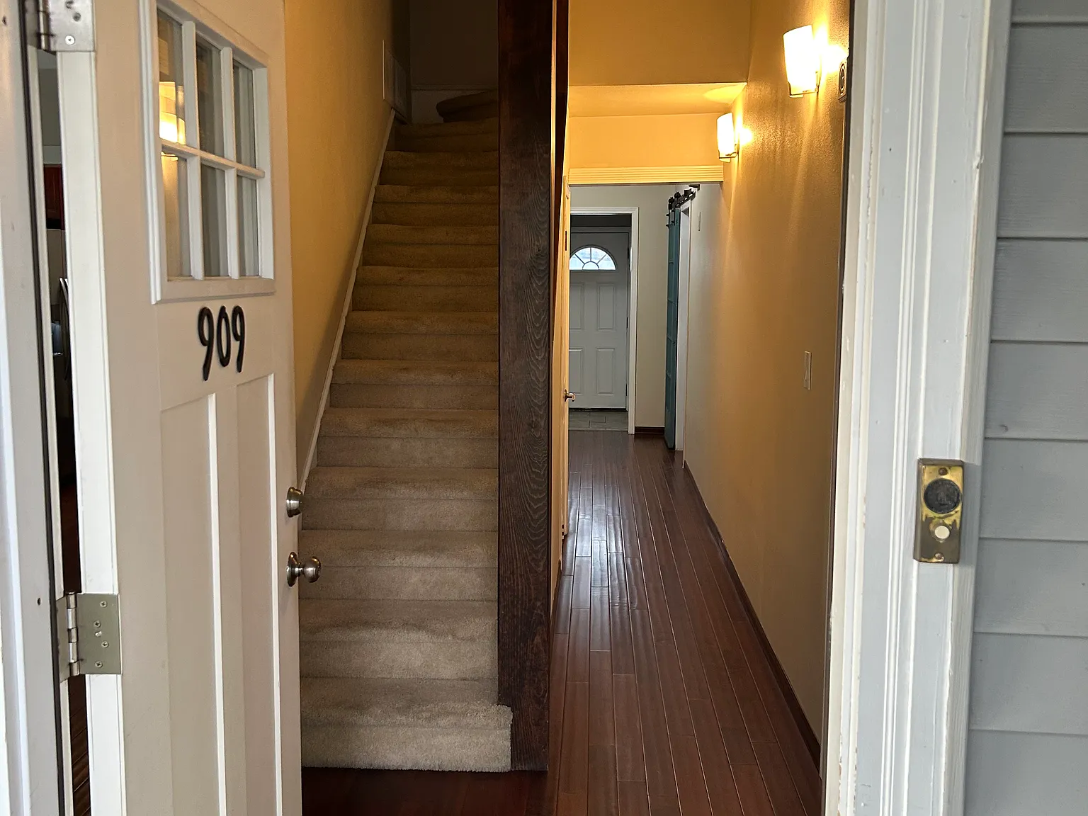 4 bed, 1859 sqft, $2,200 — Photo 2