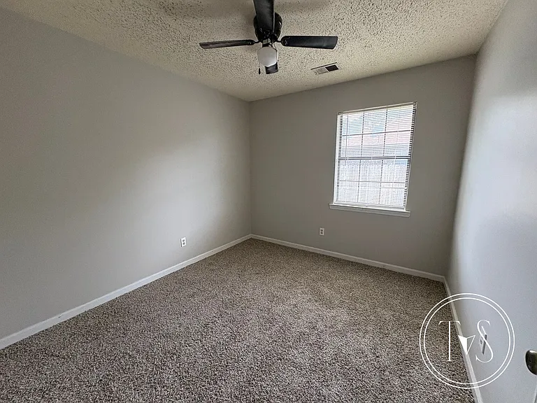 960 Gulfstream Rd — Photo 6