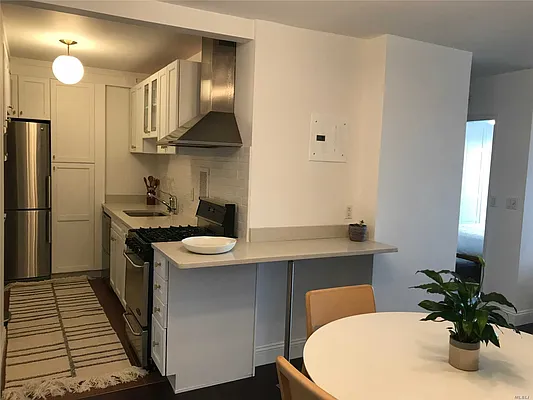 Sold by Douglas Elliman | media 23