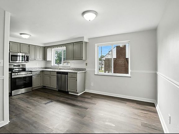 4th image of 20 Clark Rd Unit 1