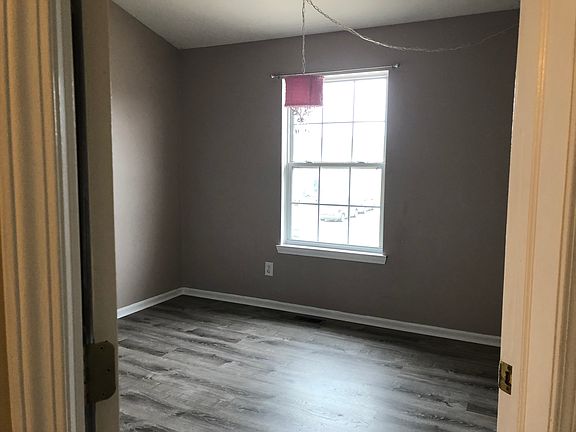 5th image of 7407 Knollwood Dr