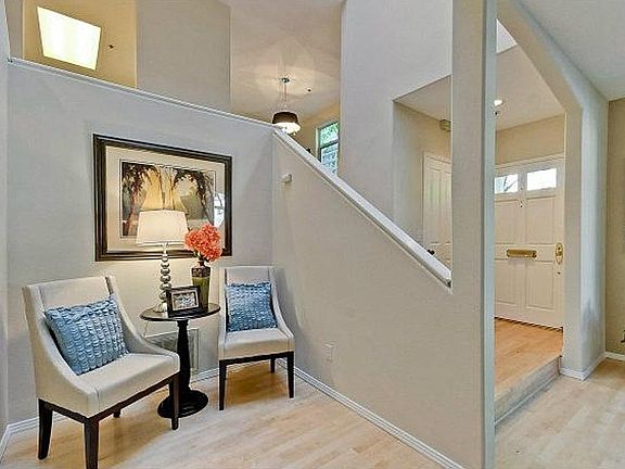 4th image of 744 Ramona St #3