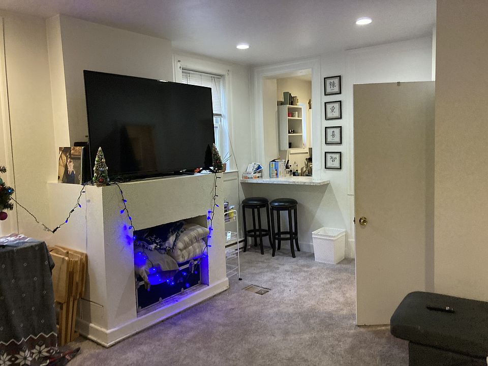 1st image of 370 S Negley Ave APT 3