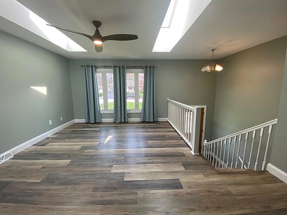 4th image of 2153 Greenvalley Dr