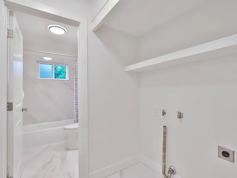8257 Lake Forest Dr — Photo 14