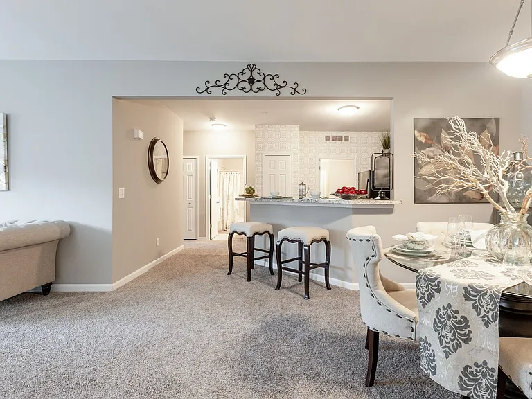 Harvard Place Apartments — Photo 22