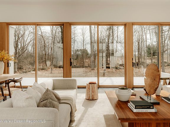 5th image of 131 Oakley Road