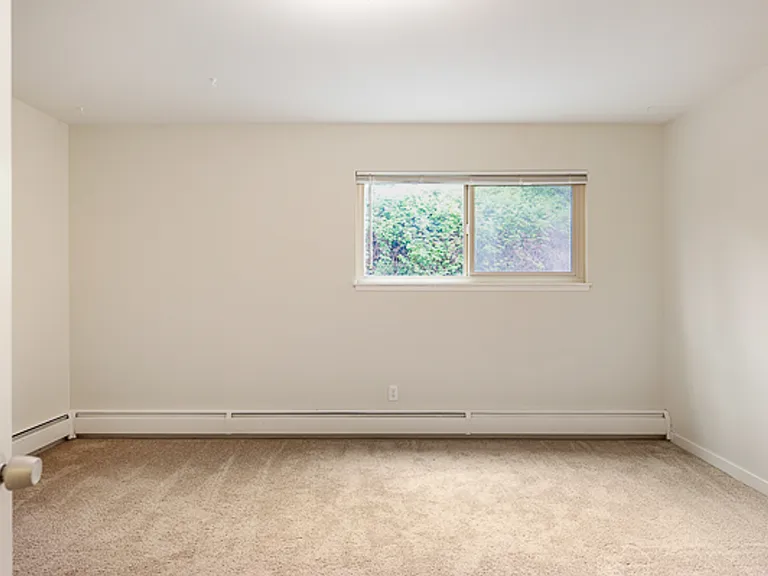 831 W Nickerson St — Photo 7