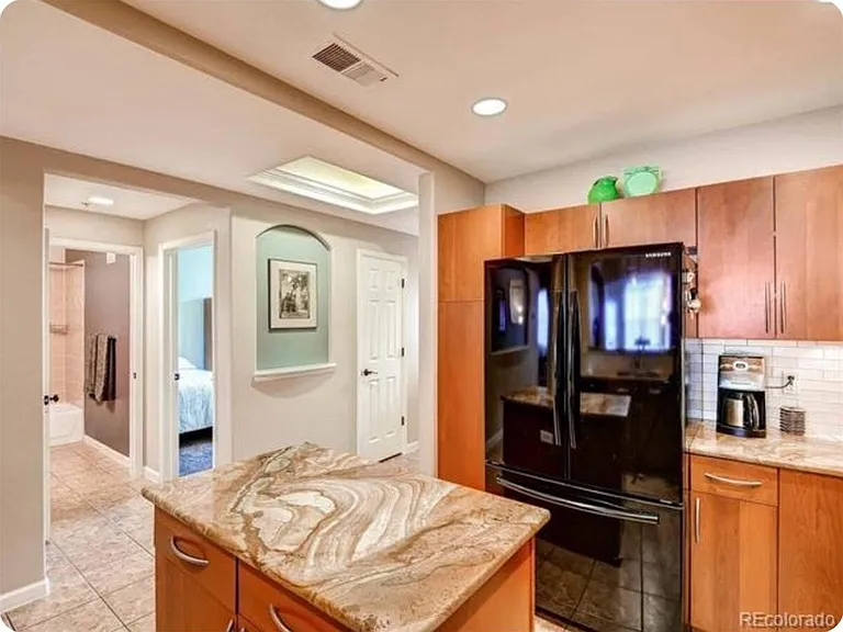1767 N Pearl St #306 — Photo 2