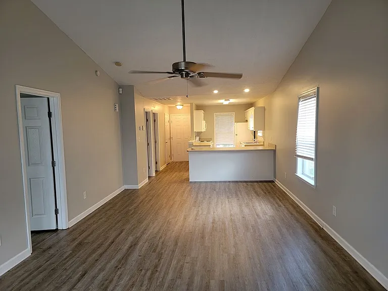 1234 Longpoint Dr — Photo 3