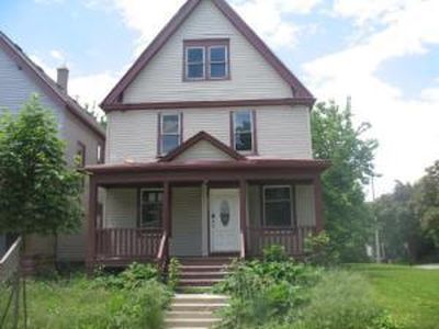 1953 N 38th St, Milwaukee, WI, 53208