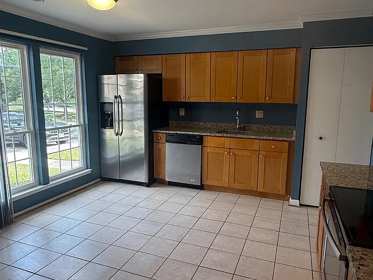 306 Hillside Ter — Photo 12