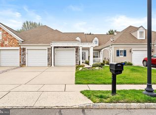 29 Sparrow Dr, Hamilton, NJ 08690