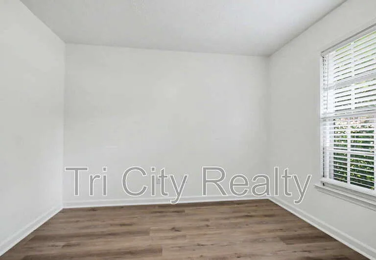 150 Chase Ct — Photo 24