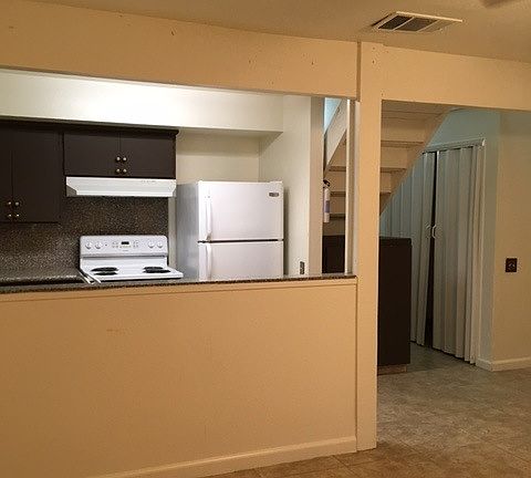 4th image of 284 E El Paso Ave Unit 103