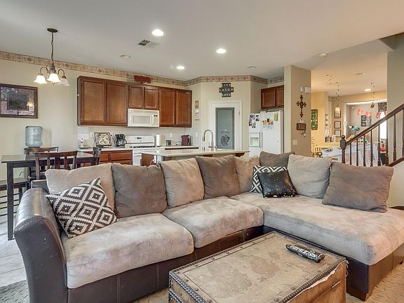 4th image of 38518 Tranquila Ave