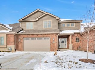 8858 Buffington Breakwater Dr, Frankfort, IL