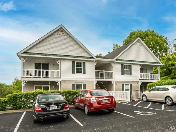 1112 Arbor Creek Dr APT 2D, Saint Louis, MO 63122