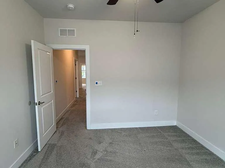 704 Peony Ln — Photo 21