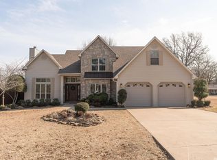 203 Ridout Dr, Searcy, AR 72040