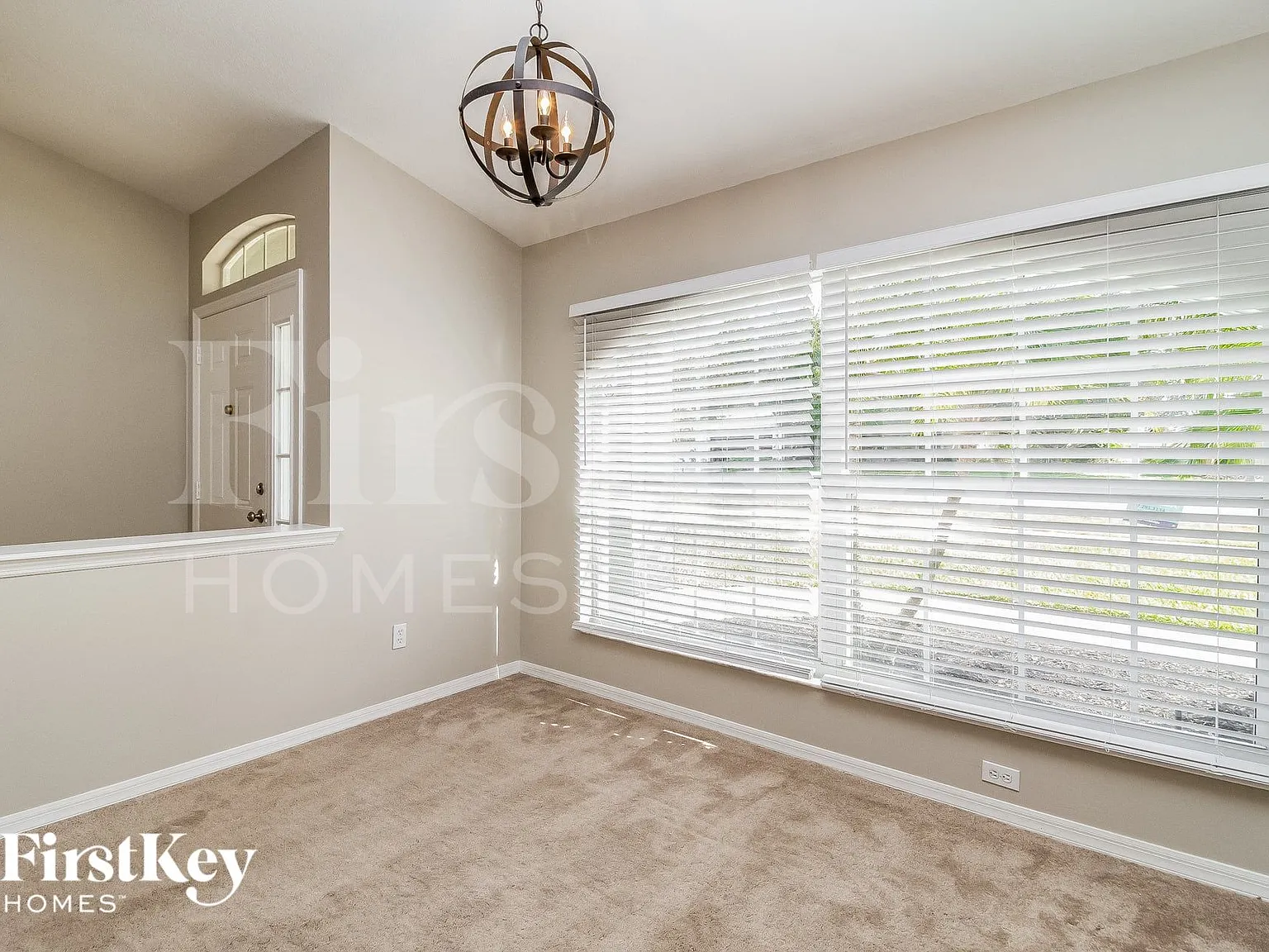 4 bed, 2.0 bath, 1979 sqft, $2,315 — Photo 3
