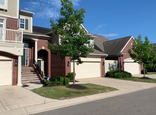 6603 Berry Creek Ln #33, West Bloomfield, MI 48322