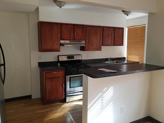 Kitchen With Breakfast Bar