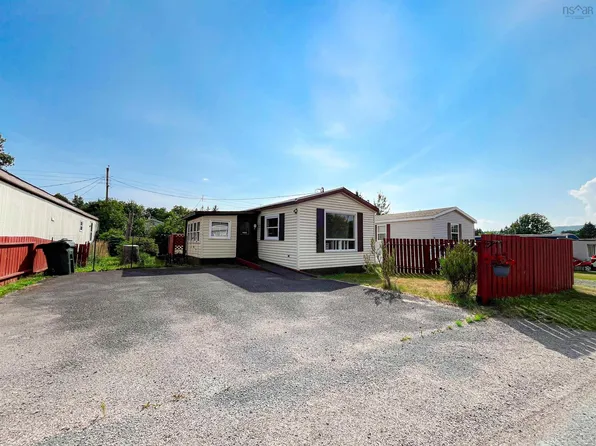 33 1st St, Cape Breton, NS B1L 1C9
