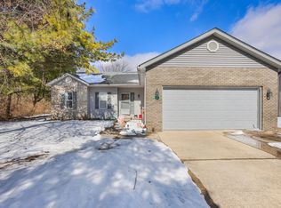 753 Forest Green Dr, O'Fallon, IL 62269