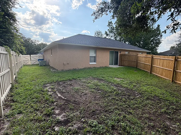 835 Lancaster Ave — Photo 18