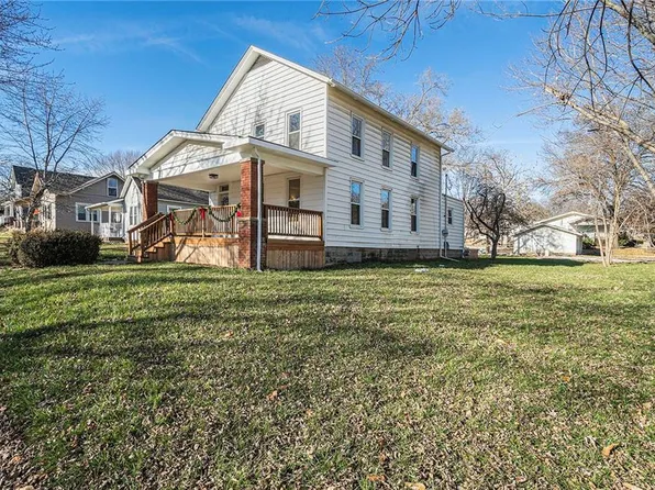 410 E Peoria St, Paola, KS 66071