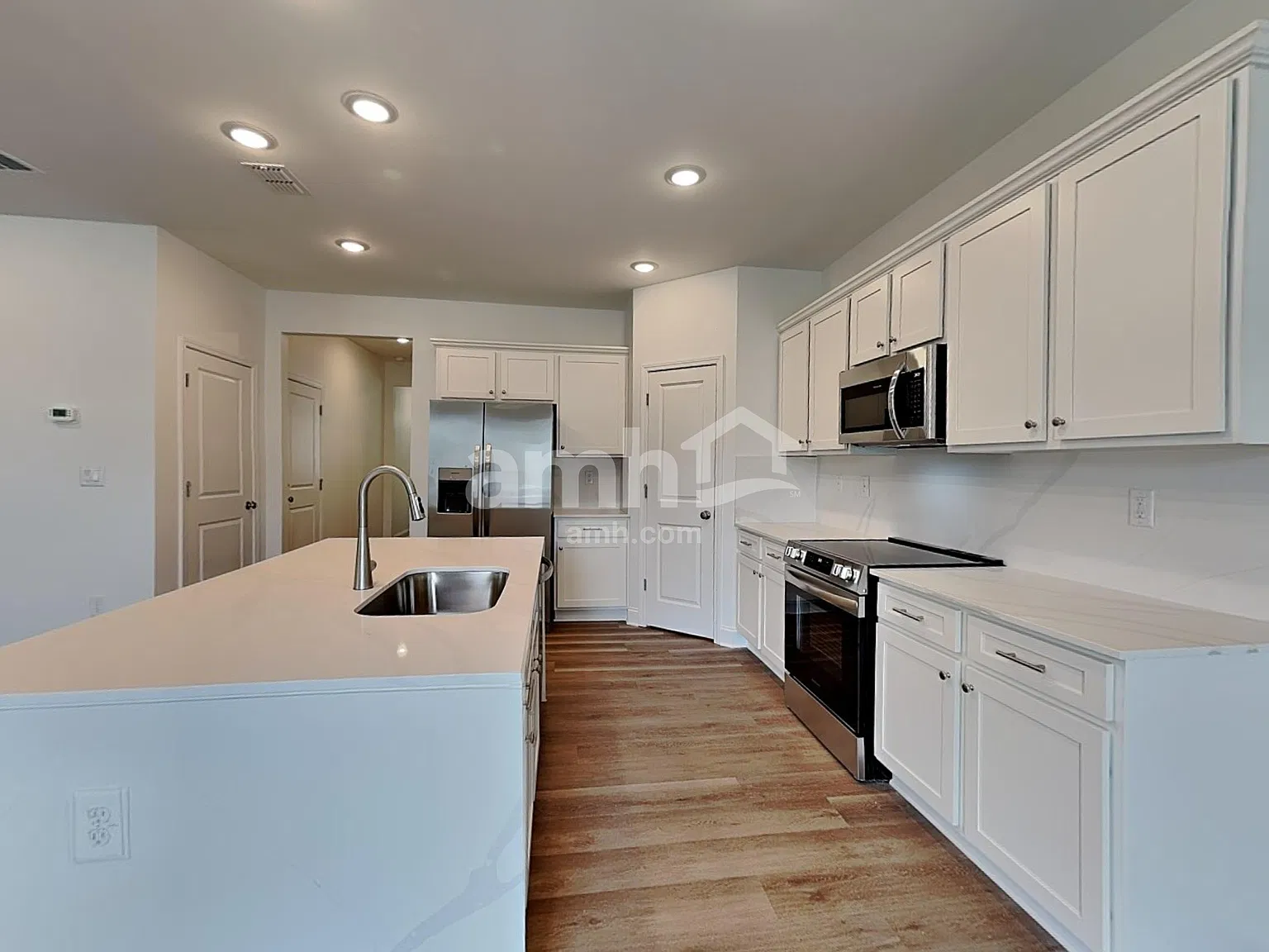 5 bed, 3.5 bath, 2969 sqft, $2,970 — Photo 4