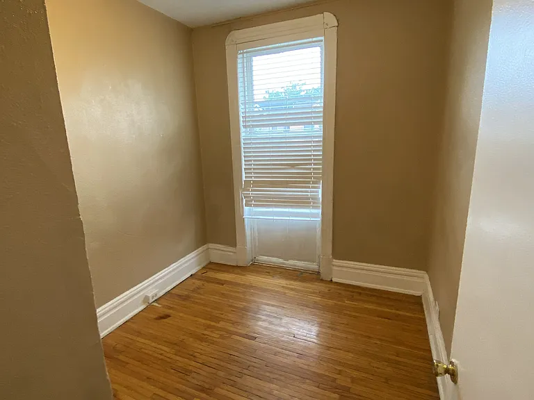 4200 Russell Blvd #2F — Photo 10