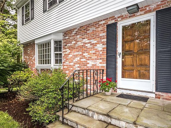 3rd image of 44 Hitchcock Ln