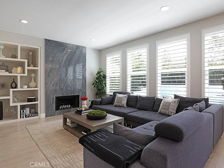 57 Laurelhurst Dr — Photo 15