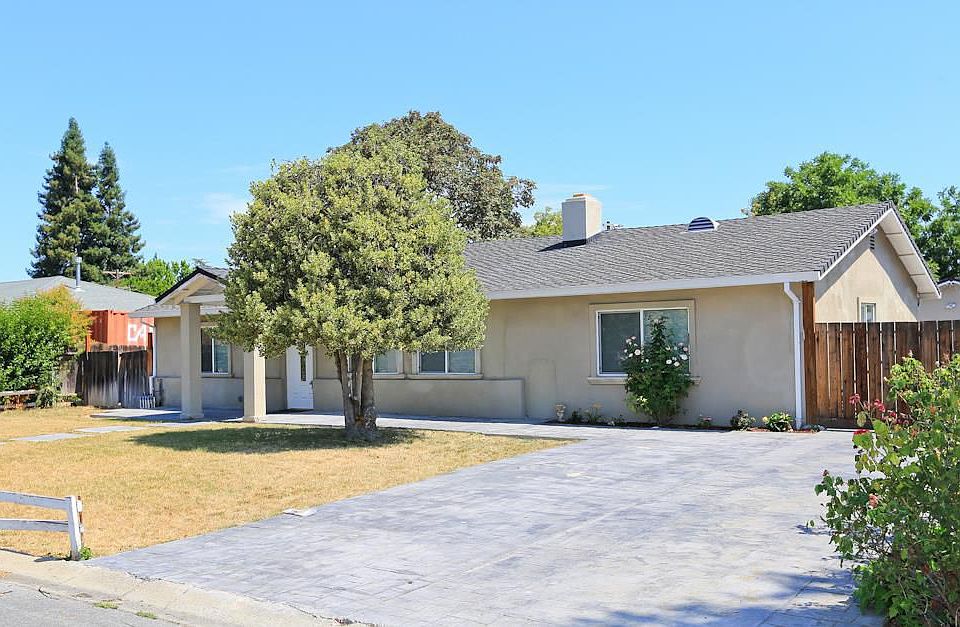 1st image of 17901 Los Felice Dr