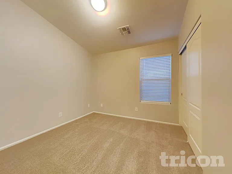 15833 W Moreland St — Photo 15