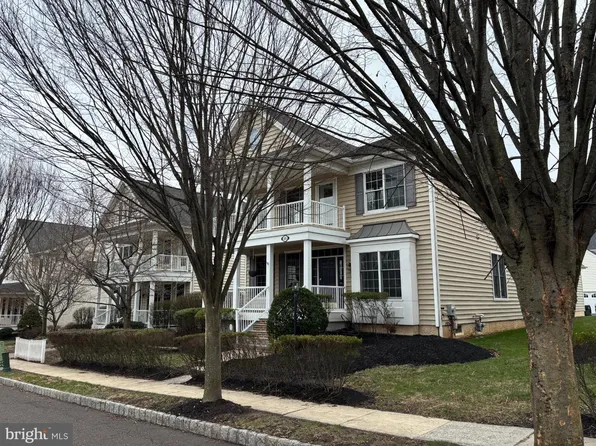 406 Dornishwood Pl, Chalfont, PA 18914