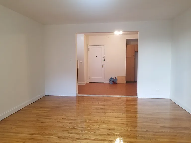 1 74th St #3G — Photo 3
