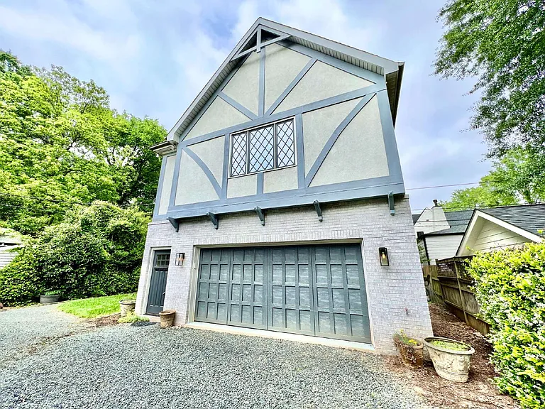 2637 Chesterfield Ave #B — Photo 3