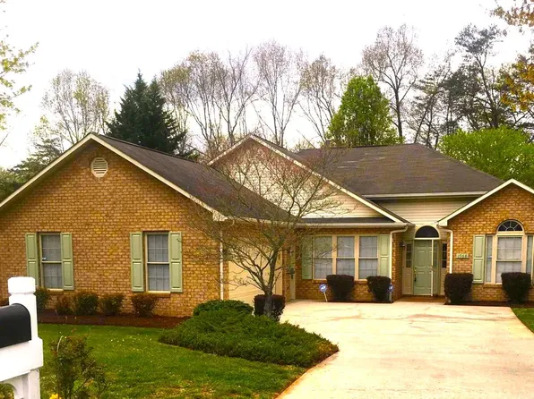 1568 Rosewalk Ln SE, Roanoke, VA 24014