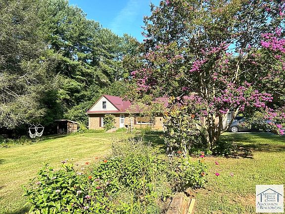 3rd image of 179 Evergreen Dr