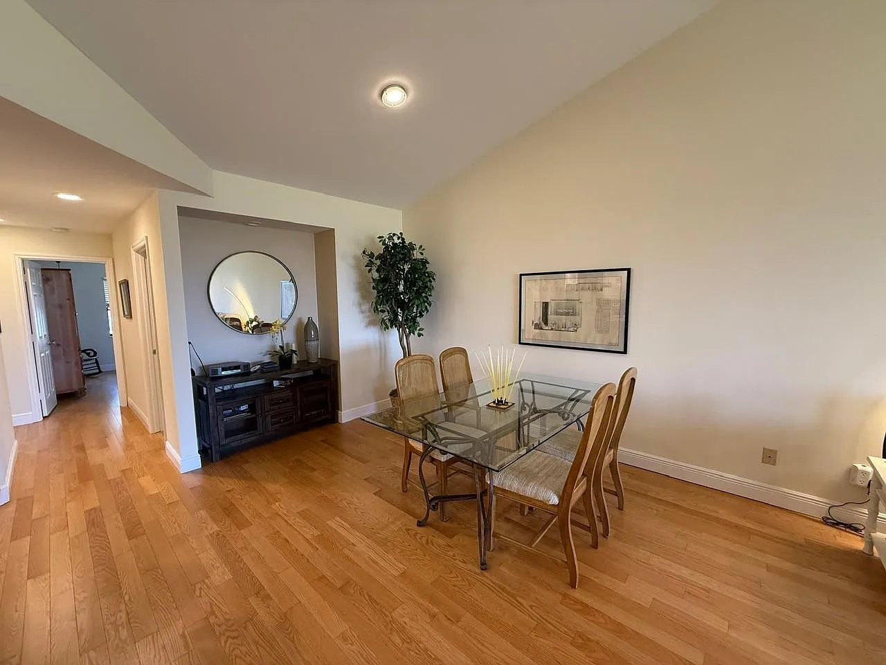 3 bed, 2.0 bath, 1590 sqft, $2,000 — Photo 4